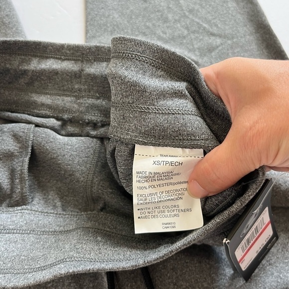 Under Armour Gray Loose Fit Joggers Size XS New with Tags - Picture 5 of 8